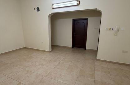 Apartment - 2 Bedrooms - 2 Bathrooms for rent in Sanad - Central Governorate