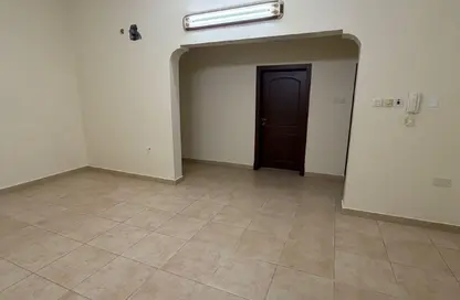 شقة - 2 غرف نوم - 2 حمامات للايجار في سند - المحافظة الوسطى