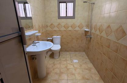 Apartment - 2 Bedrooms - 2 Bathrooms for rent in Sanad - Central Governorate