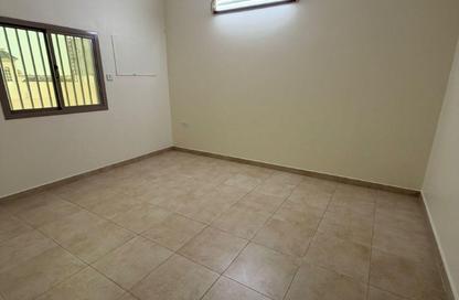Apartment - 2 Bedrooms - 2 Bathrooms for rent in Sanad - Central Governorate