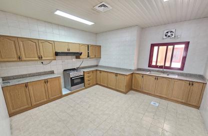 Apartment - 2 Bedrooms - 3 Bathrooms for rent in Seef - Capital Governorate