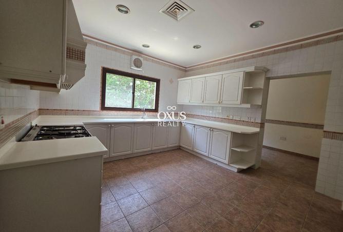 998616 - Property Image 3