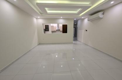 Apartment - 2 Bedrooms - 4 Bathrooms for rent in Saar - Northern Governorate