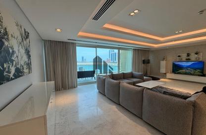 Duplex - 3 Bedrooms - 4 Bathrooms for rent in Seef - Capital Governorate