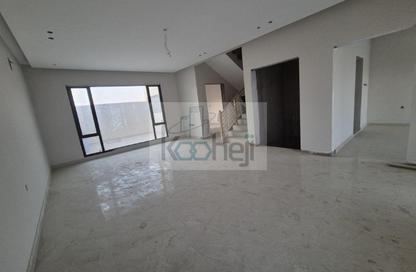 Villa - 5 Bedrooms - 6 Bathrooms for sale in Busaiteen - Muharraq Governorate