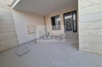 Villa - 5 Bedrooms - 6 Bathrooms for sale in Busaiteen - Muharraq Governorate