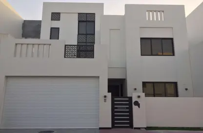 فيلا - 5 غرف نوم - 6 حمامات للايجار في ديار المحرق - المحرق