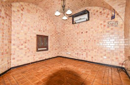 Villa - 4 Bedrooms - 5 Bathrooms for rent in Tubli - Central Governorate
