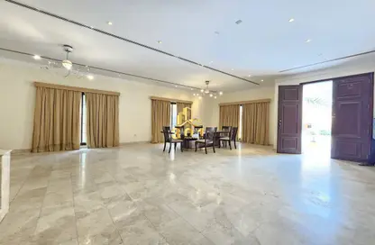 Compound - 5 Bedrooms - 5 Bathrooms for rent in Tubli - Central Governorate