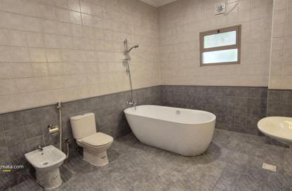 Villa - 4 Bedrooms - 5 Bathrooms for sale in Tubli - Central Governorate