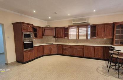 Villa - 4 Bedrooms - 5 Bathrooms for sale in Tubli - Central Governorate