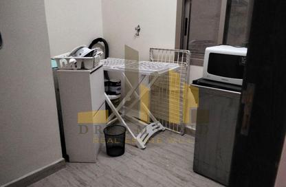 Apartment - 2 Bedrooms - 3 Bathrooms for rent in Busaiteen - Muharraq Governorate