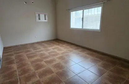 شقة - 2 غرف نوم - 3 حمامات للايجار في سند - المحافظة الوسطى