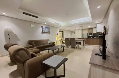 Apartment - 2 Bedrooms - 3 Bathrooms for rent in Busaiteen - Muharraq Governorate