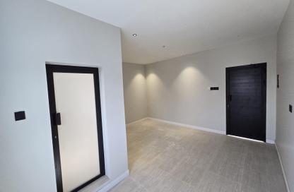 Apartment - Studio - 1 Bathroom for rent in Sanad - Central Governorate