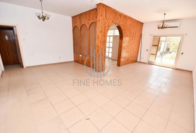 56423679 - Property Image 2