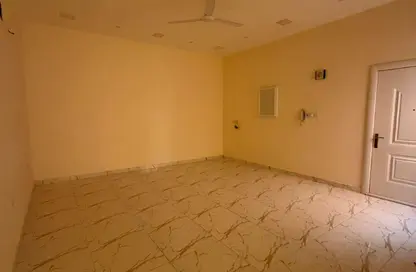 شقة - 2 غرف نوم - 3 حمامات للايجار في عالي - المحافظة الوسطى