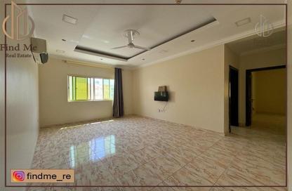 Apartment - 2 - 2 for rent in Sanabis - Manama - Capital Governorate