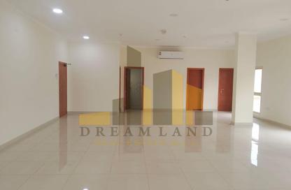 Office Space - 2 Bedrooms - 2 Bathrooms for rent in Seef - Capital Governorate