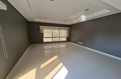 Office Space - 2 Bedrooms - 3 Bathrooms for rent in Seef - Capital Governorate