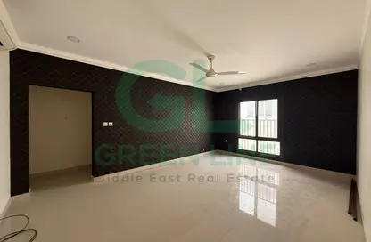 Apartment - 3 Bedrooms - 3 Bathrooms for rent in Busaiteen - Muharraq Governorate