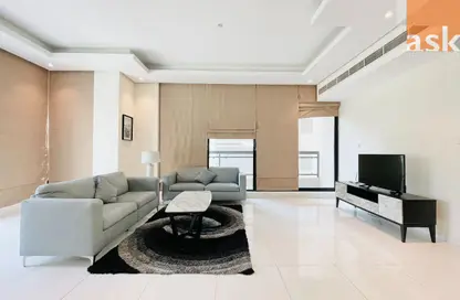 Apartment - 2 Bedrooms - 3 Bathrooms for rent in Al Juffair - Capital Governorate