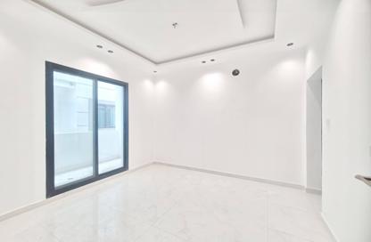 Apartment - 2 Bedrooms - 2 Bathrooms for rent in Hidd - Muharraq Governorate