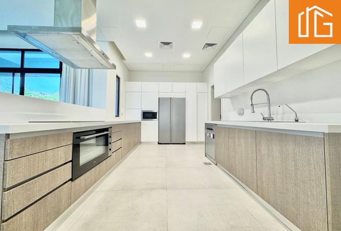 989005 - Property Image 2