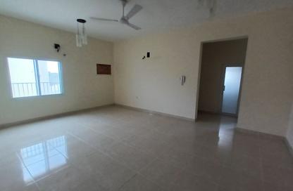 Apartment - 2 Bedrooms - 2 Bathrooms for rent in Jid Ali - Central Governorate