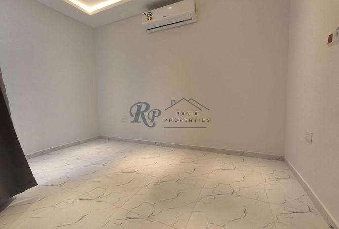 999300 - Property Image 2