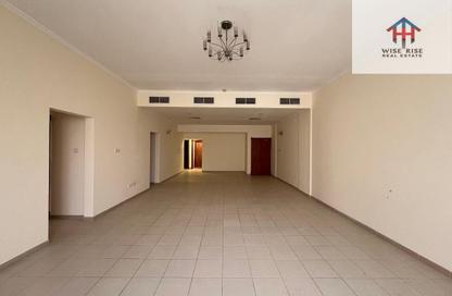 Apartment - 3 Bedrooms - 3 Bathrooms for rent in Sanabis - Manama - Capital Governorate