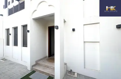 فيلا - 5 غرف نوم - 4 حمامات للايجار في النور - ديار المحرق - المحرق