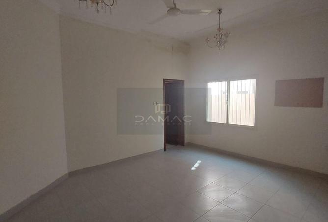 987379 - Property Image 3