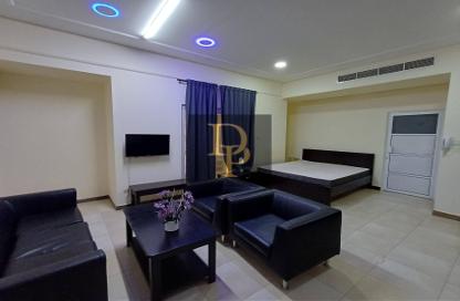 Apartment - Studio - 1 Bathroom for rent in Exhibition Road - Hoora - Capital Governorate