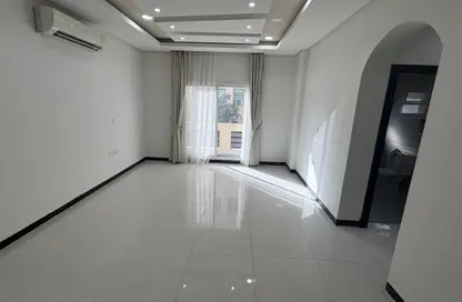 Apartment - 2 Bedrooms - 2 Bathrooms for rent in Hidd - Muharraq Governorate