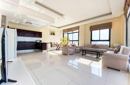 Apartment - 2 Bedrooms - 3 Bathrooms for rent in Al Juffair - Capital Governorate