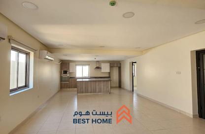Whole Building - 7+ Bedrooms - 7+ Bathrooms for sale in Shakhura - Northern Governorate