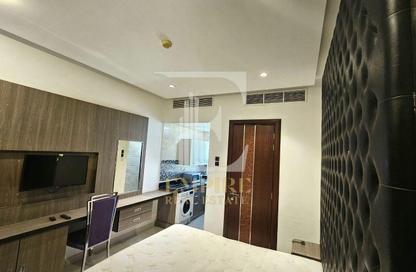 Apartment - Studio - 1 for rent in Sanabis - Manama - Capital Governorate