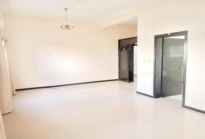 992209 - Property Image 3