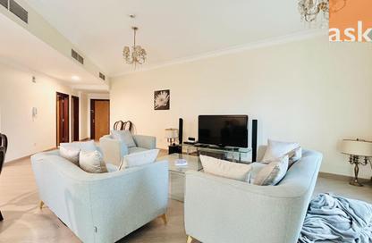 Apartment - 2 Bedrooms - 3 Bathrooms for rent in Al Juffair - Capital Governorate