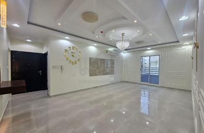 Apartment - 4 Bedrooms - 3 Bathrooms for rent in Hidd - Muharraq Governorate