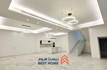 Villa - 5 Bedrooms - 7 Bathrooms for sale in Saar - Northern Governorate