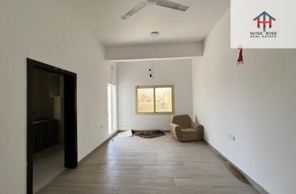 Apartment - 3 Bedrooms - 2 Bathrooms for rent in Salihiya - Manama - Capital Governorate