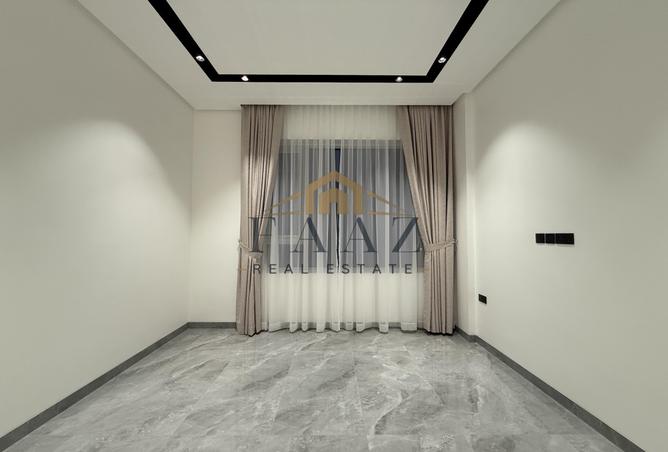 989424 - Property Image 3