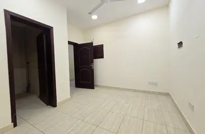 Apartment - 2 Bedrooms - 2 Bathrooms for rent in Gudaibiya - Manama - Capital Governorate