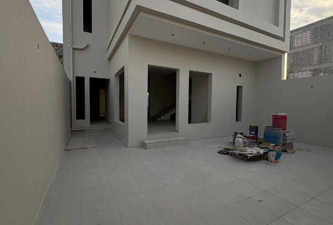 996419 - Property Image 2