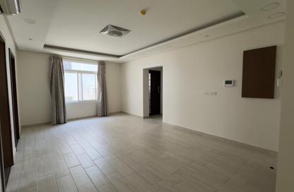 Apartment - 3 Bedrooms - 3 Bathrooms for rent in Tubli - Central Governorate