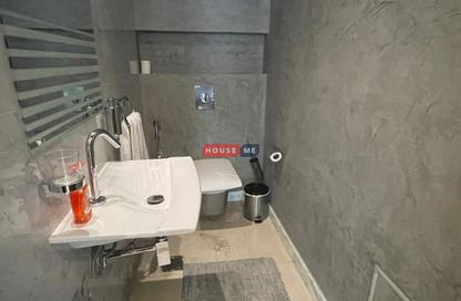 Apartment - 2 Bedrooms - 3 Bathrooms for rent in Reef Island - Capital Governorate