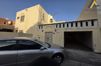 Villa - 6 Bedrooms - 3 Bathrooms for sale in Hamad Town - Northern Governorate