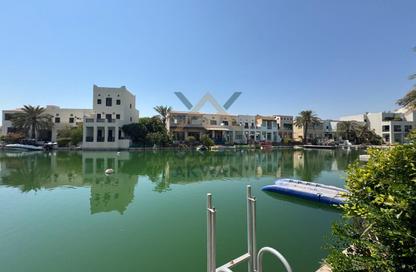 Villa - 3 - 4 for rent in Al Marsa Floating City - Amwaj Islands - Muharraq Governorate
